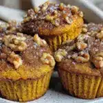 einfache Kürbis-Zimt-Muffins mit Walnüssen - featured image