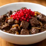 Erntedankfest Wildschweingulasch mit Preiselbeeren - featured image