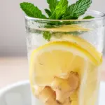 Ingwer-Zitronen Wasser mit Minze - featured image