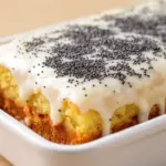 Saftiger Mohn-Zitronen Blechkuchen mit Guss - featured image