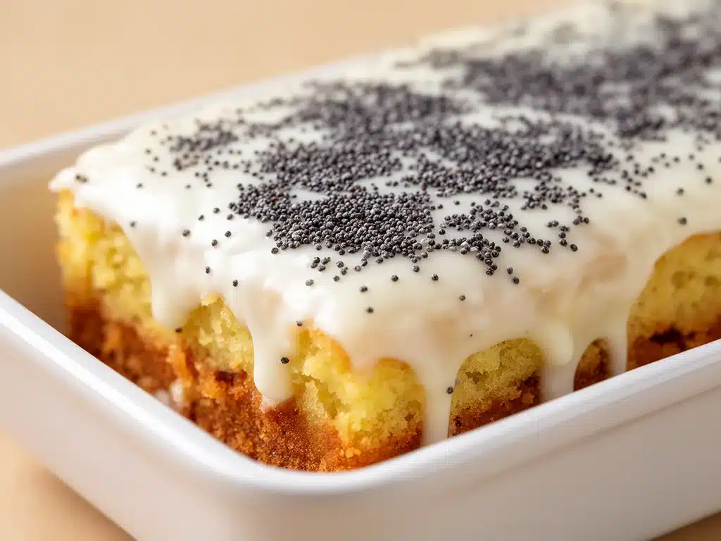 Saftiger Mohn-Zitronen Blechkuchen mit Guss - featured image